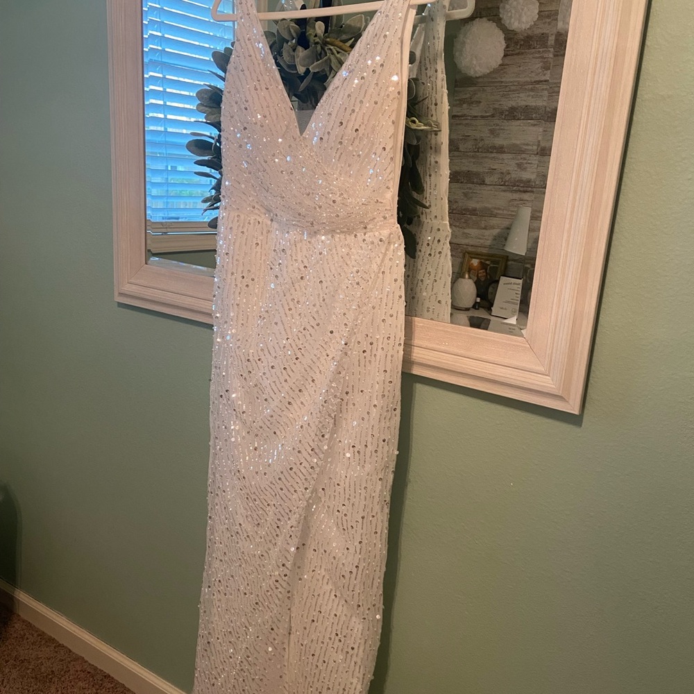 Wedding dress new with tags - Picture 3 of 5